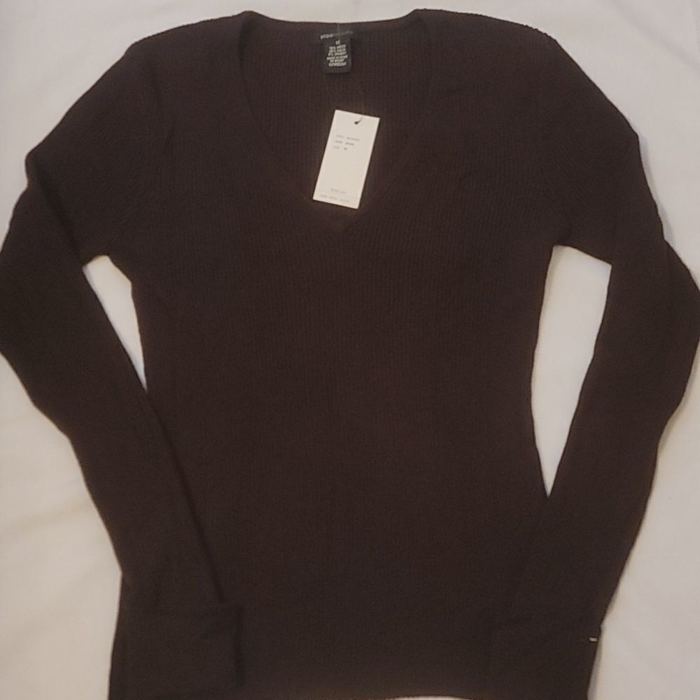 Bcbg maxazria vneck sweater size medium